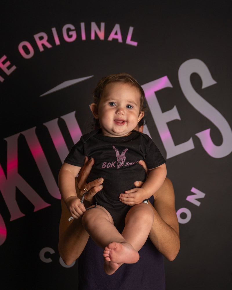 Load image into Gallery viewer, Bulletjie &amp; Bokkie Baby Grows - Skullies
