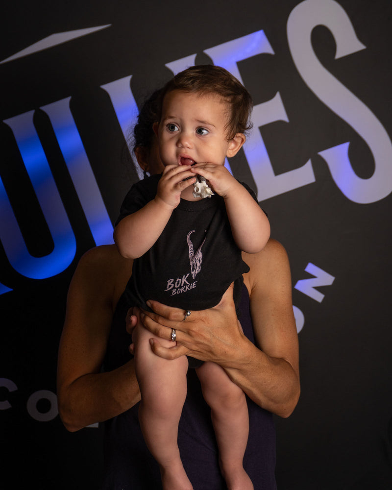 Load image into Gallery viewer, Bulletjie &amp; Bokkie Baby Grows - Skullies
