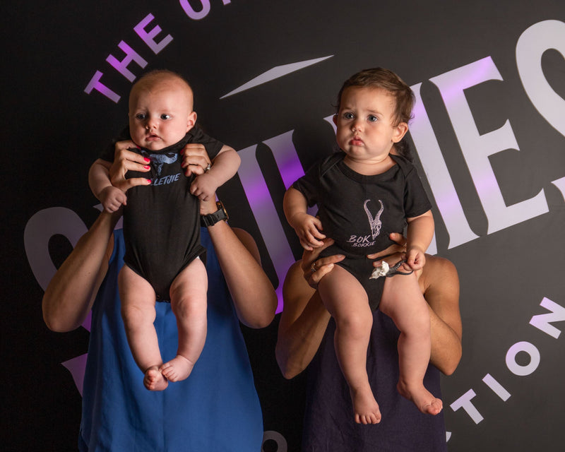 Load image into Gallery viewer, Bulletjie &amp; Bokkie Baby Grows - Skullies

