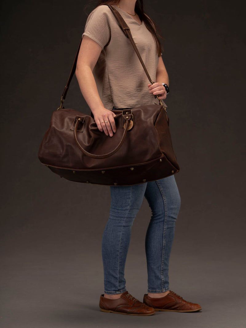 Load image into Gallery viewer, Weekender Bag - Skullies Leather Collection - Skullies
